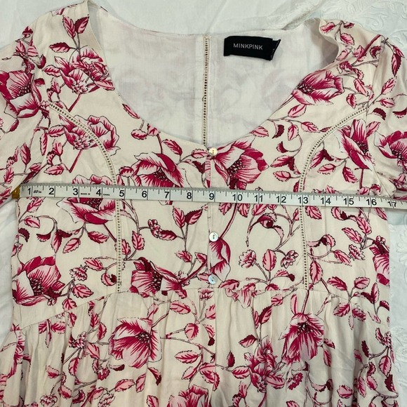 MinkPink Flowy Floral Mini Dress size Med - Picture 6 of 16